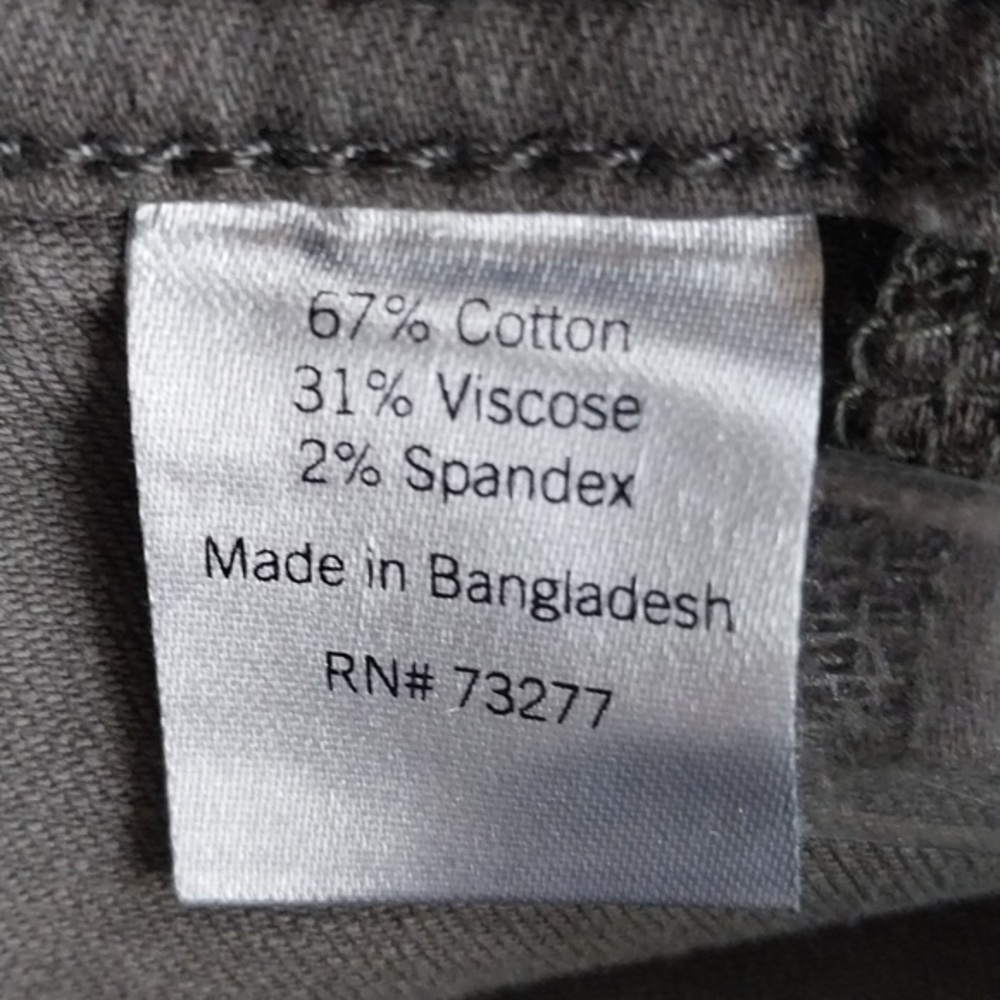 SO NWT High-Rise Utility Shorts Frayed Hem Size 13 Olive Green 2.5" Inseam - Picture 13 of 13